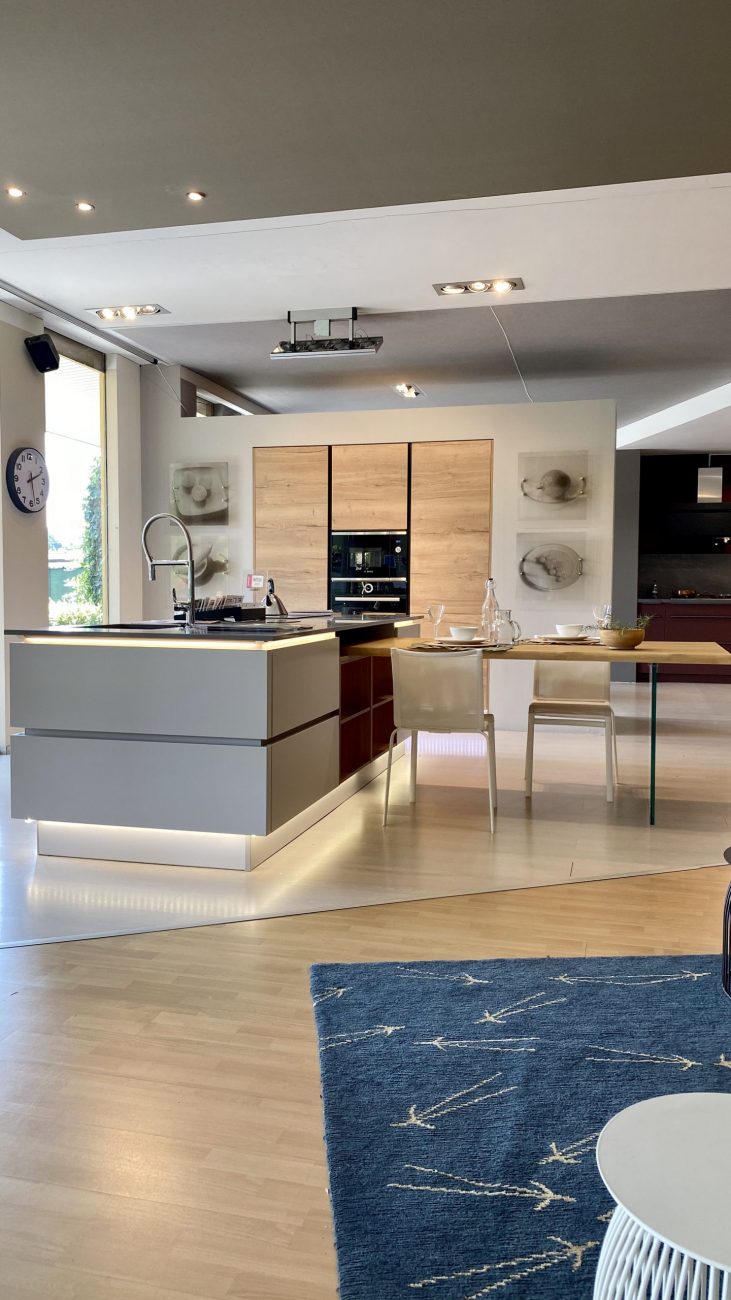 NUOVO ARRIVO] Cucina PERINI KITCHENS a isola - Perini Arredamenti